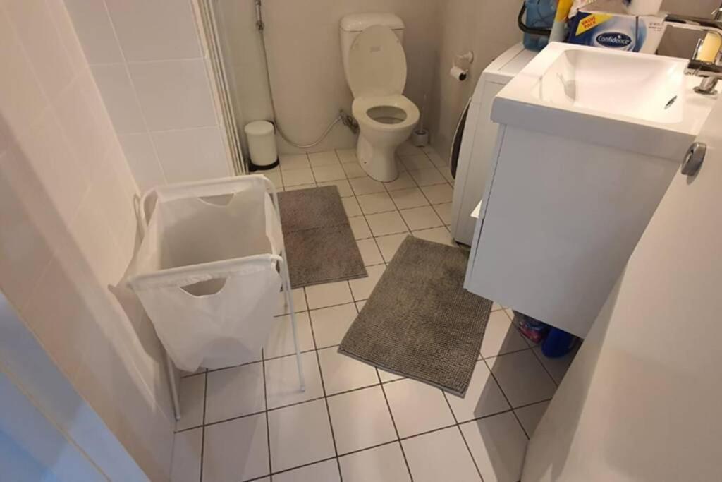 Dana-Spacious Private Room In Shared 2-Bedroom Apartment-1 Canberra Exterior foto